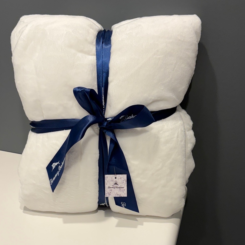 Tommy Bahama White Plush Throw